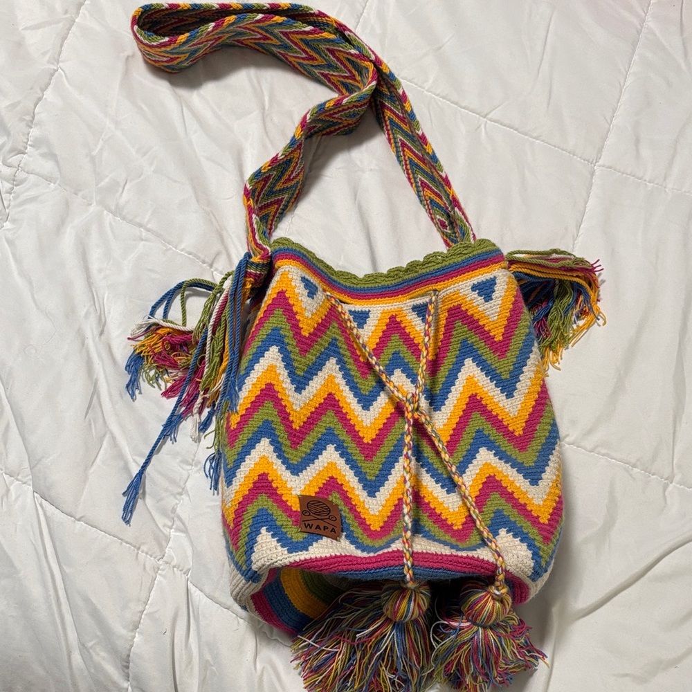 Handwoven Multicolor Chevron Crossbody Bucket Bag